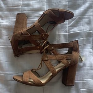 Strappy block heels, tan